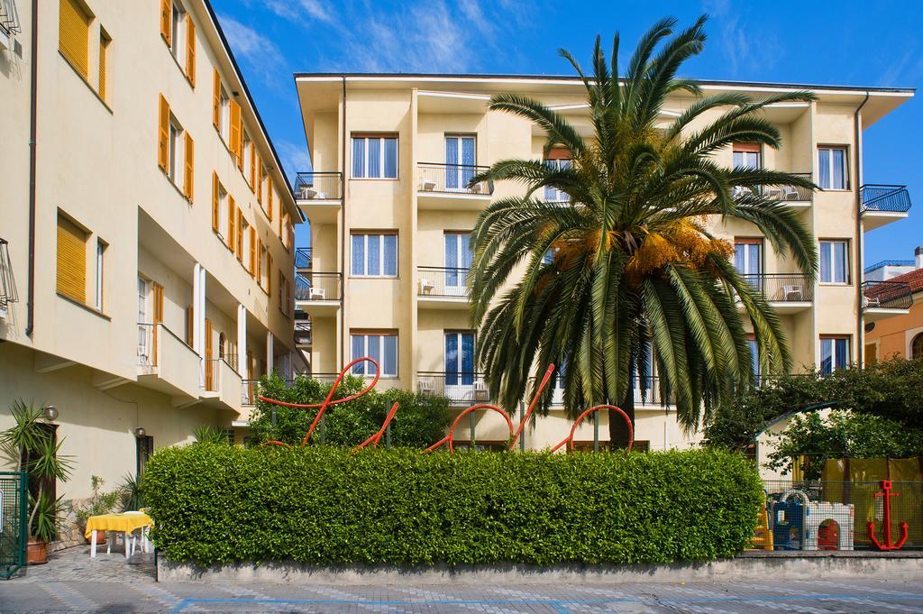 Hotel Lido ピエトラ・リーグレ エクステリア 写真